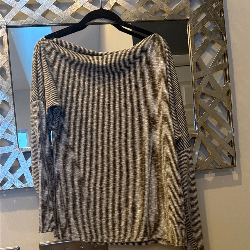 Expeess Gray Ribbed Off-Shoulder Top Large